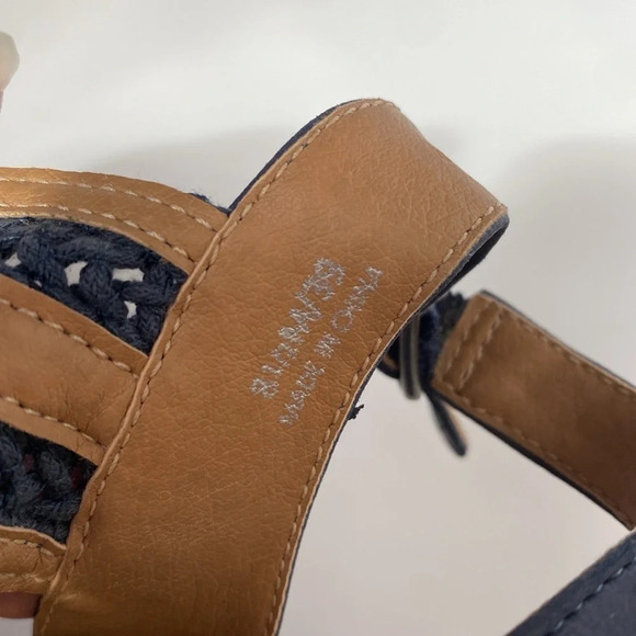 Lucky‎ Brand Crochet Wedge Sandals Navy Blue Leather Woven Crochet Size 8.5 - Picture 6 of 10